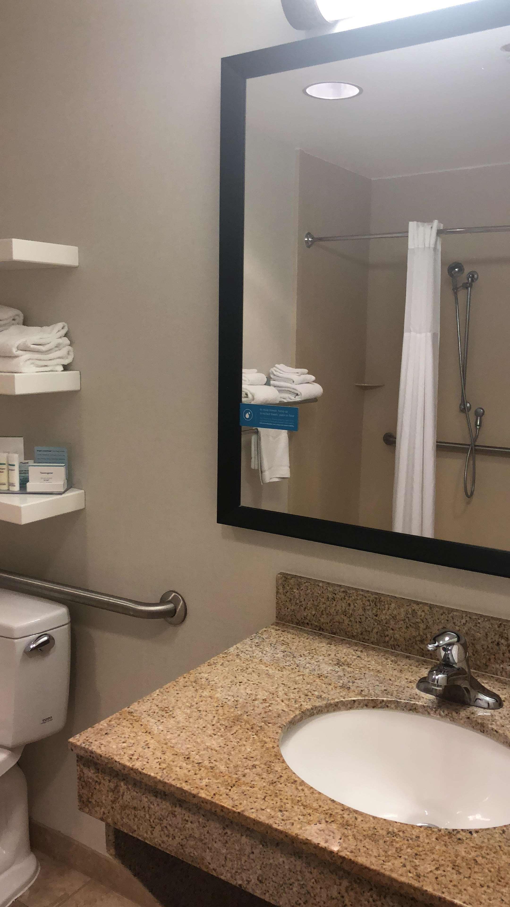 Hampton Inn & Suites Туларе Экстерьер фото