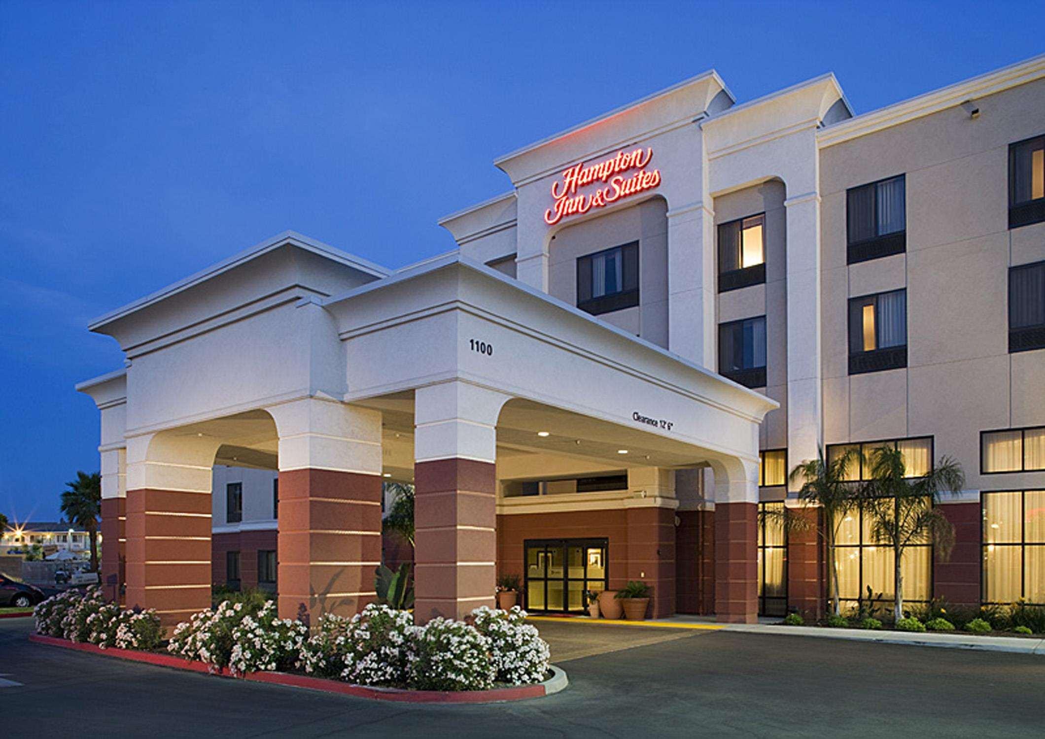 Hampton Inn & Suites Туларе Экстерьер фото