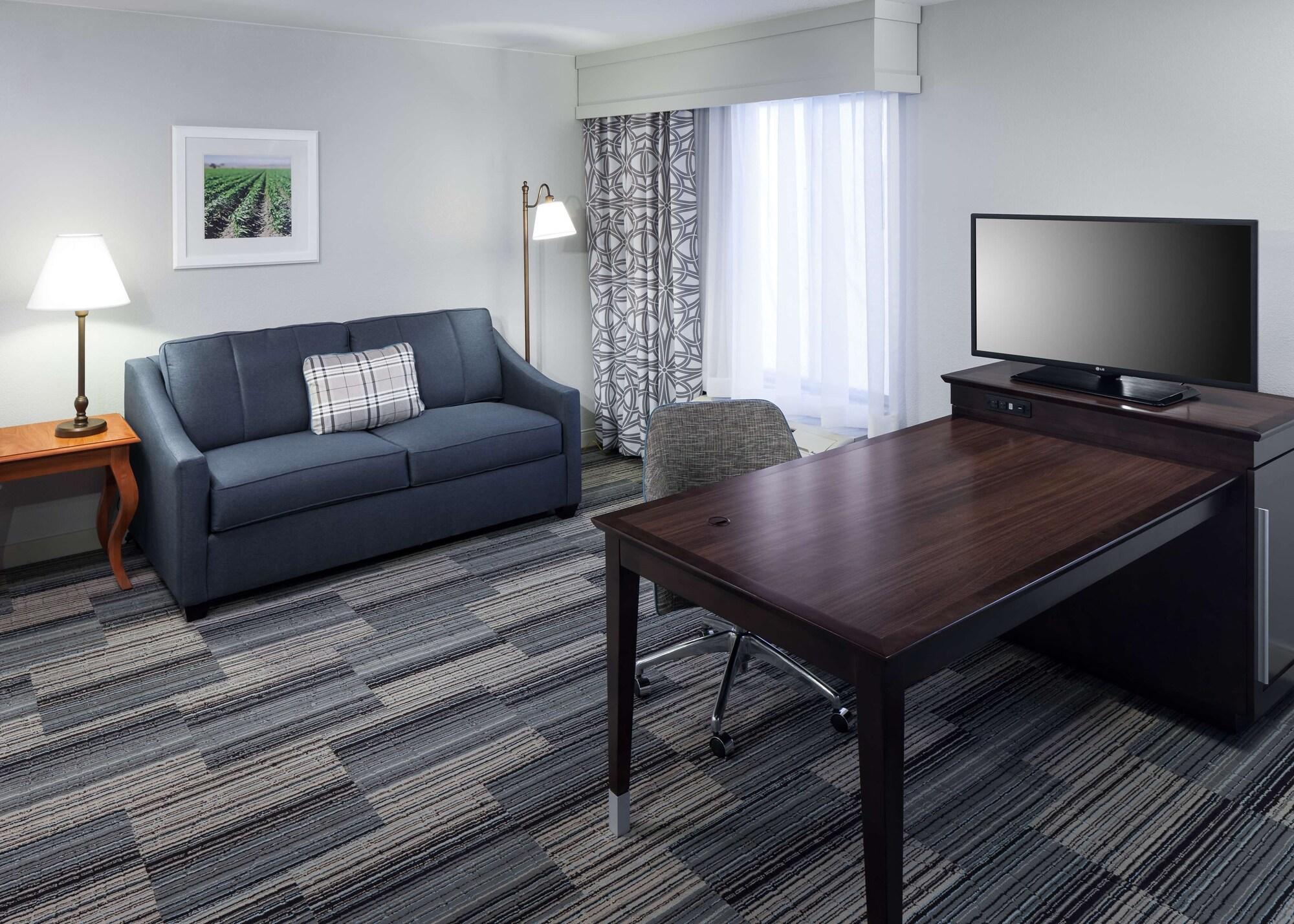Hampton Inn & Suites Туларе Экстерьер фото