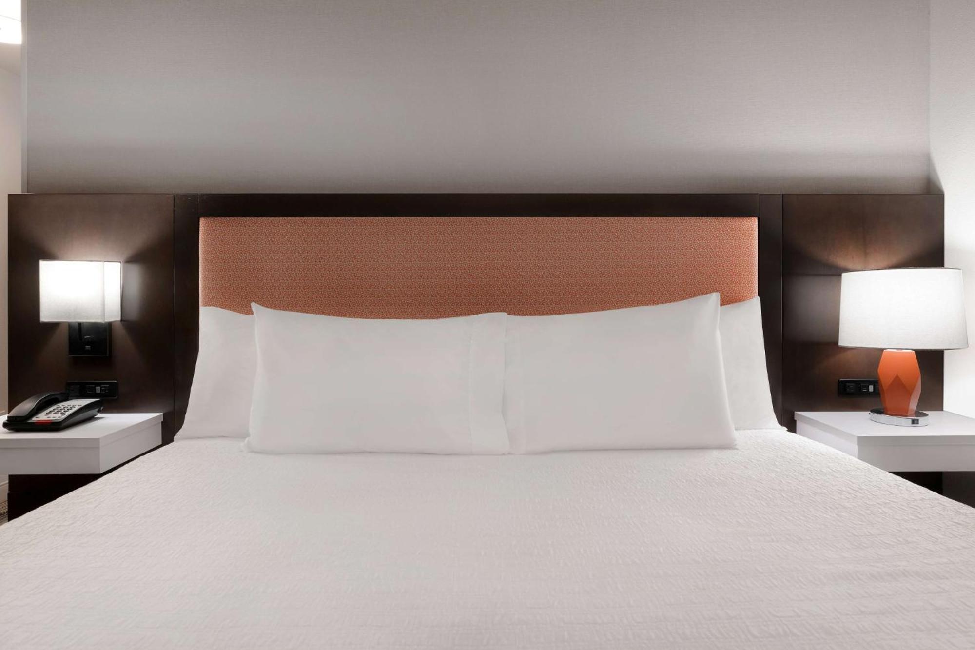 Hampton Inn & Suites Туларе Экстерьер фото